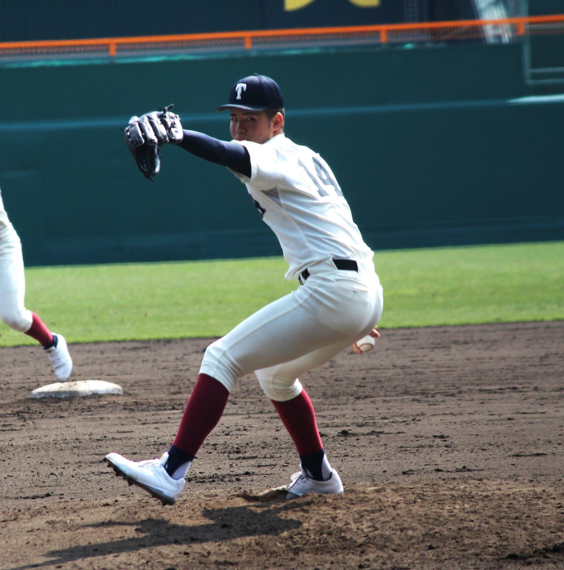 大阪大会決勝で完投勝利の森は、大型投手にありがちな立ち上がりや制球面での不安がない。先発、救援とも力を発揮できることから、中野とともに本大会でも投手陣の中心的存在になりそうだ（筆者撮影）