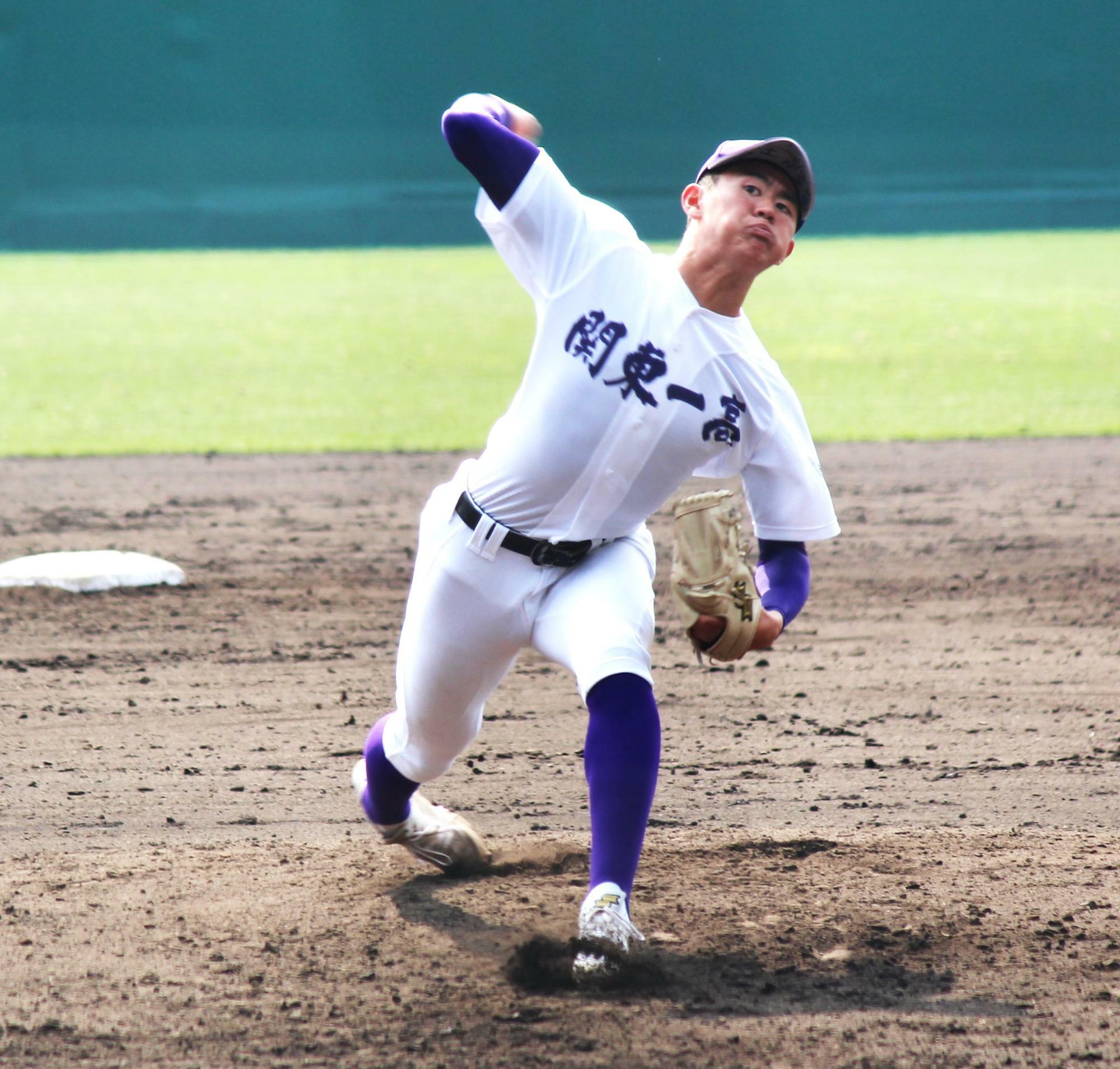 関東一の坂井は準々決勝で自己最速の151キロをマーク。「甲子園で達成できて嬉しい。怖いくらい調子がいい」と絶好調を強調した。準決勝でも球威で相手を圧倒する（筆者撮影）