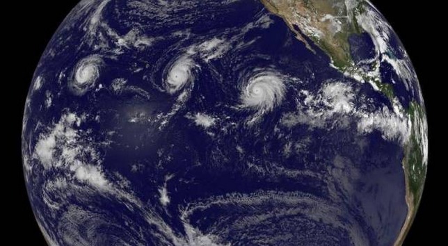 左から、ハリケーン Kilo・Ignacio・ Jimena。NASA