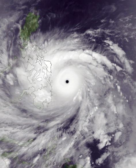 台風ハイエンの衛星画像。NASA