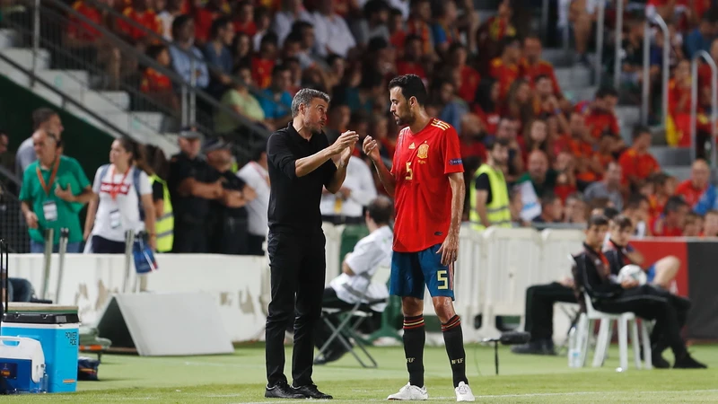 スペイン代表で再び監督交代 ルイス エンリケ復帰の裏で 何が起きているのか 森田泰史 個人 Yahoo ニュース スペイン代表で再び監督交代 ルイス エンリケ復帰の裏で 何が起きているのか 森田泰史 個人 Yahoo ニュース
