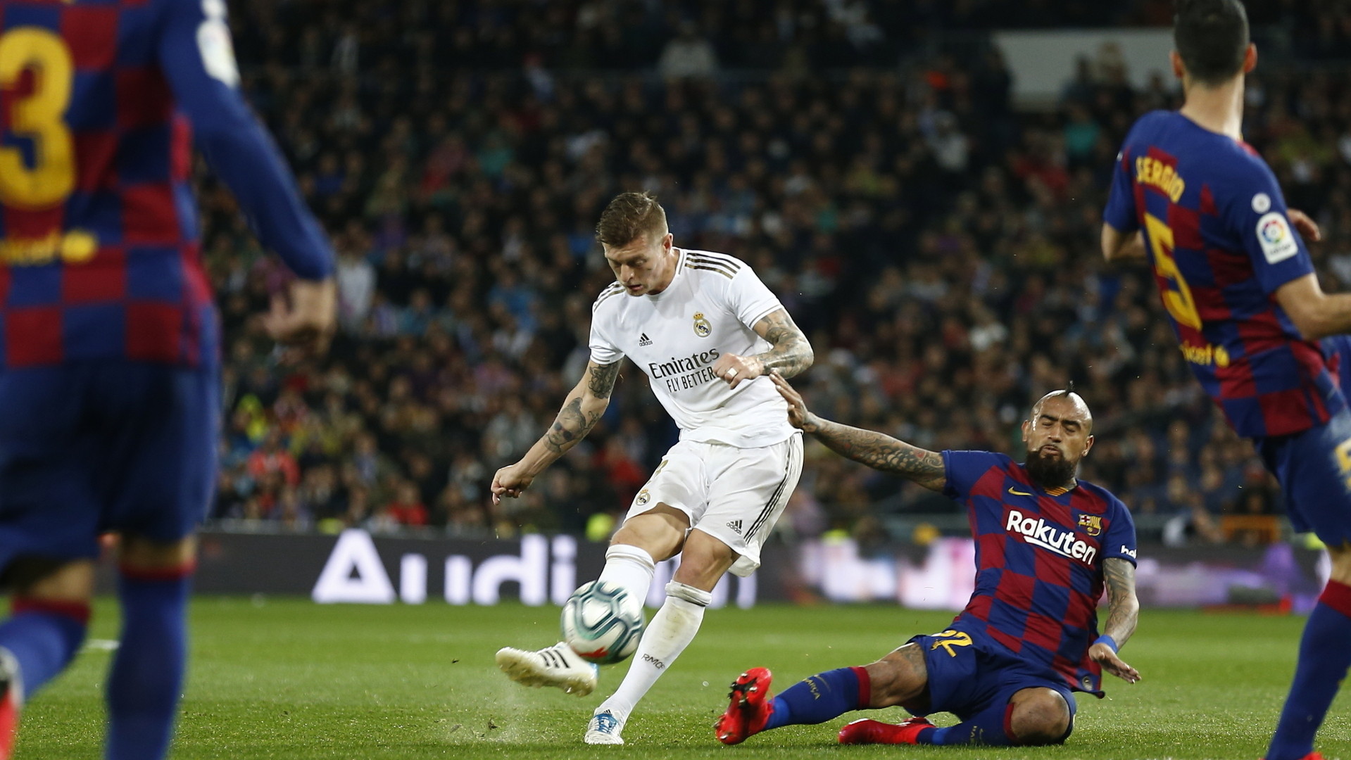 クロースロール 偽サイドバックという レアル マドリーの新たな武器 森田泰史 個人 Yahoo ニュース