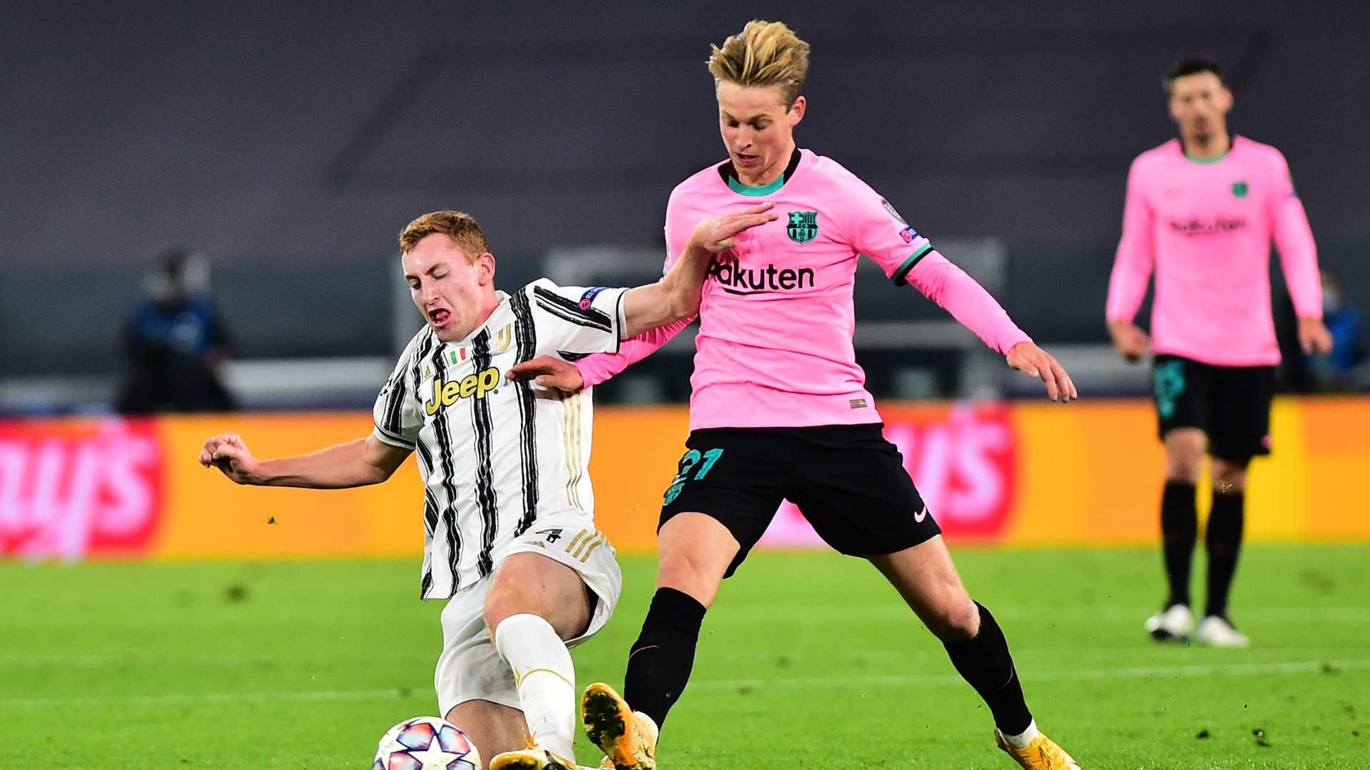 グアルディオラの偽cbとデ ヨングのセンターバック化に見る 新たな戦術トレンドとは 森田泰史 個人 Yahoo ニュース