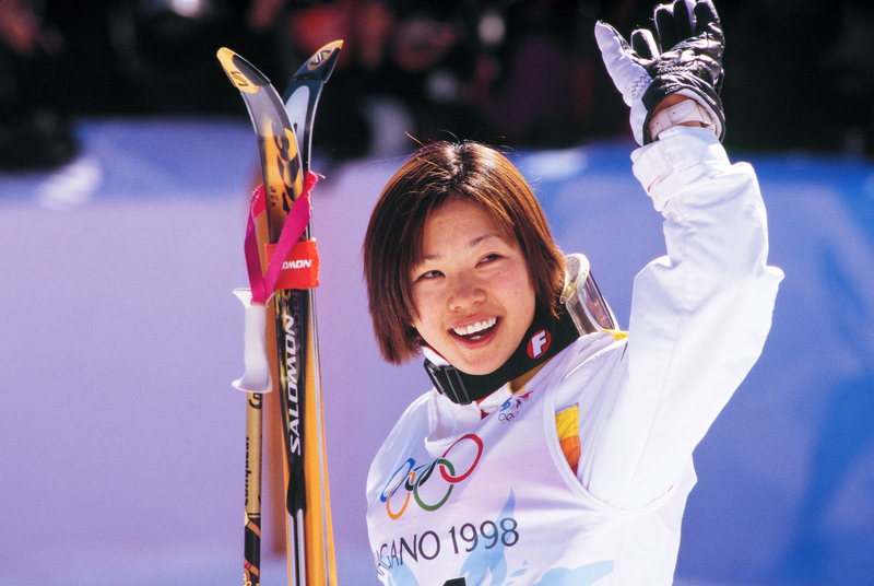 日本女子で冬季五輪史上初となる金メダルを獲得した（写真：アフロスポーツ）