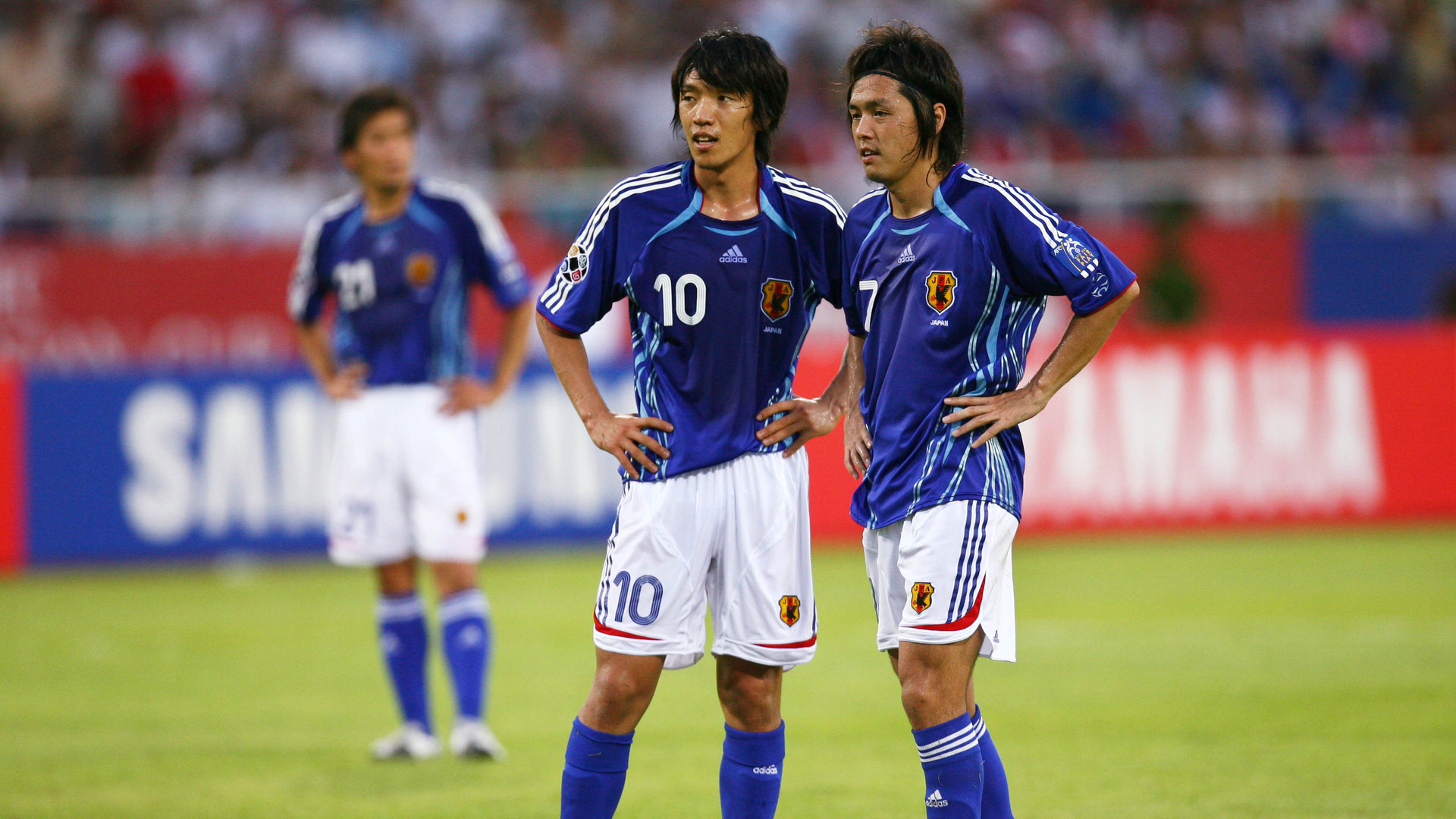 遠藤保仁が追いかけたライバルの背中 切磋琢磨してきた親友 中村俊輔との共通点 元川悦子 個人 Yahoo ニュース