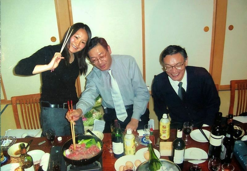 丸山さん隣、写真中央が吉田昌郎所長。プライベートでもよく食事に連れていってもらった仲だったそうだ（写真提供：丸山桂里奈さん）