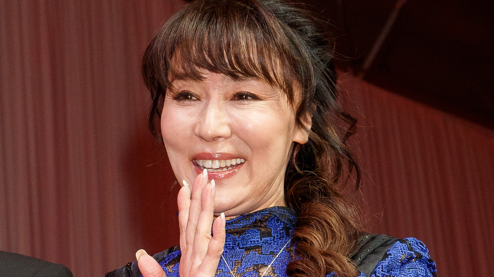 なぜシニアは気ままな独身生活を捨てて結婚する 浅野ゆう子さんらのコメントから考える 村上れ以子 個人 Yahoo ニュース