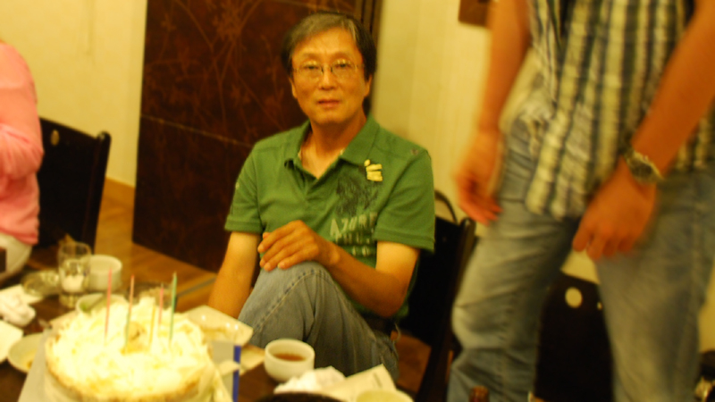 2011年、観戦ツアーの食事会での加藤初さん（写真：ストライク・ゾーン）