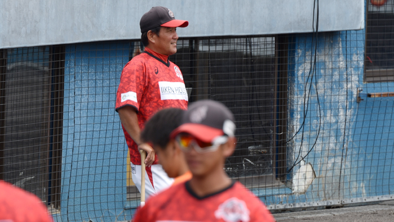 野手を担当する南渕時高コーチ(元ロッテ、中日、オリックス)