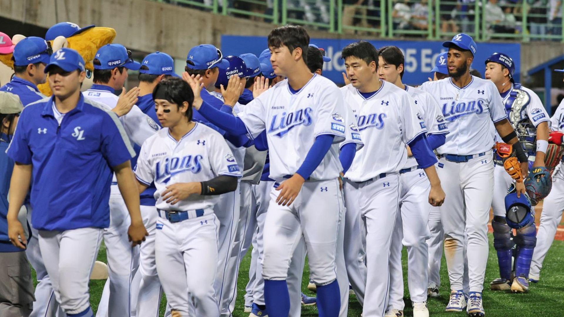 【特別セール品】 ここ10試合で1勝9敗のサムスンが13安打13得点で大勝＜韓国KBO 応援グッズ