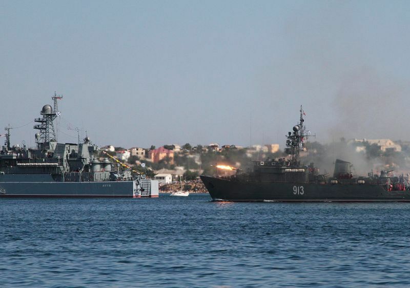 クリミア危機直後のセバストポリにおけるロシア海軍艦船（2014.7.27）