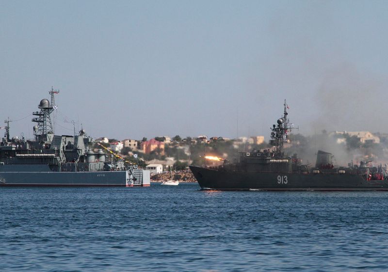 クリミア危機直後のセバストポリにおけるロシア海軍艦船(2014.7.27)