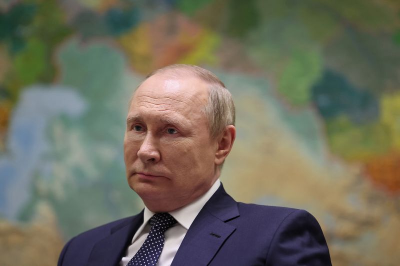 ロシア国営TV「ロシア1」のインタビューを受けるプーチン大統領(2022.6.1)