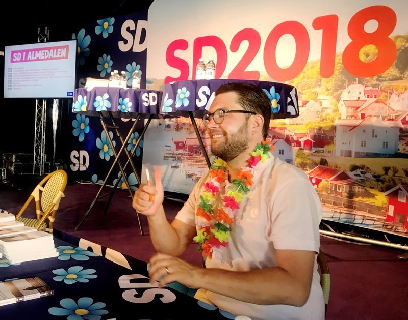 2018年総選挙を前に、ラフないでたちでイベントに参加したオーケソン党首(2018.7.5)