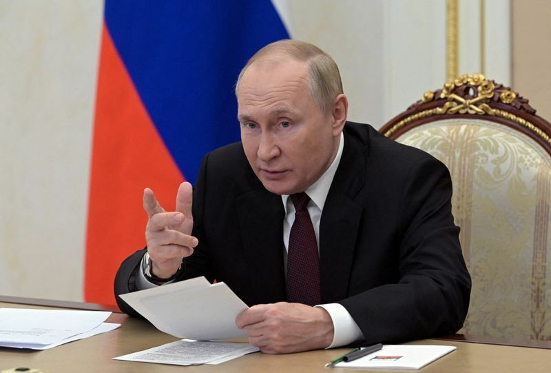 CIS加盟国の安全保障関連閣僚とのビデオ会議に出席したプーチン大統領。「汚い爆弾」の可能性について力説した（2022.10.26）