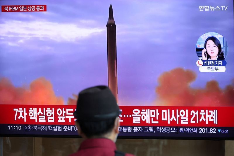 北朝鮮による中距離弾道ミサイル発射を報じる韓国メディア(2022.10.4)