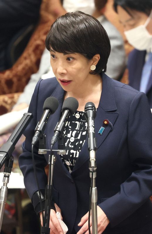 国会で答弁する高市大臣(2023.2.8)。この約1ヶ月後、立憲民主党の小西議員が問題の内部文書を公表した。