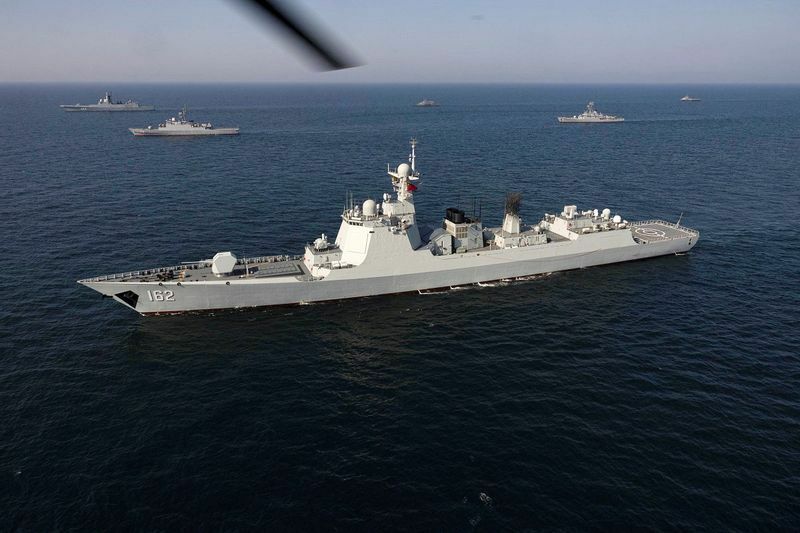 イランのオマーン湾で行われたイラン、ロシア、中国の合同軍事演習（2023.3.17）。この直前、ロシアと中国は南アフリカとも軍事演習を行っていた。