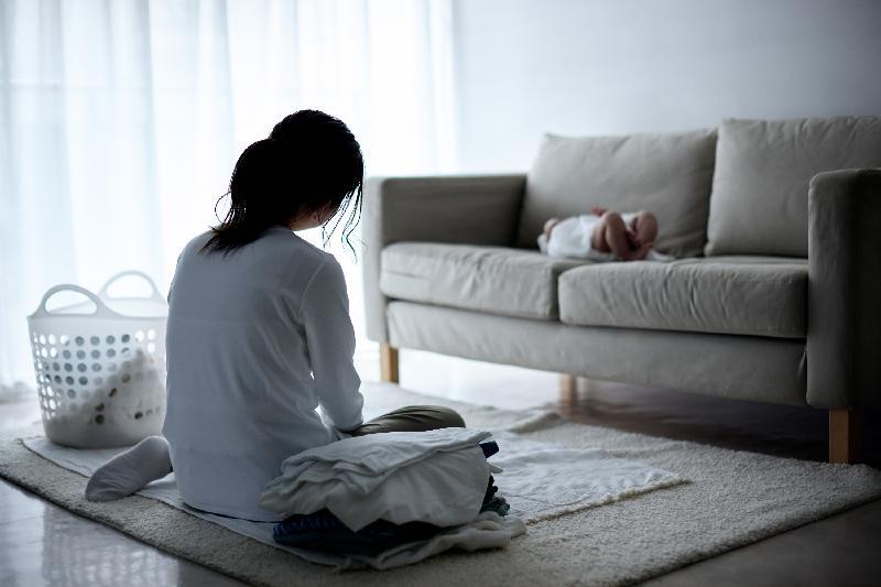 育児に疲れた女性(イメージ)
