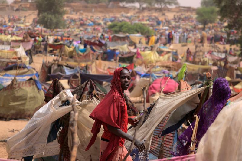 スーダンの内乱を逃れてチャドに避難した難民（2023.5.13）。4月15日からの戦闘によってスーダンでは20万人以上が難民になった他、100万人の国内避難民が生まれたといわれる。
