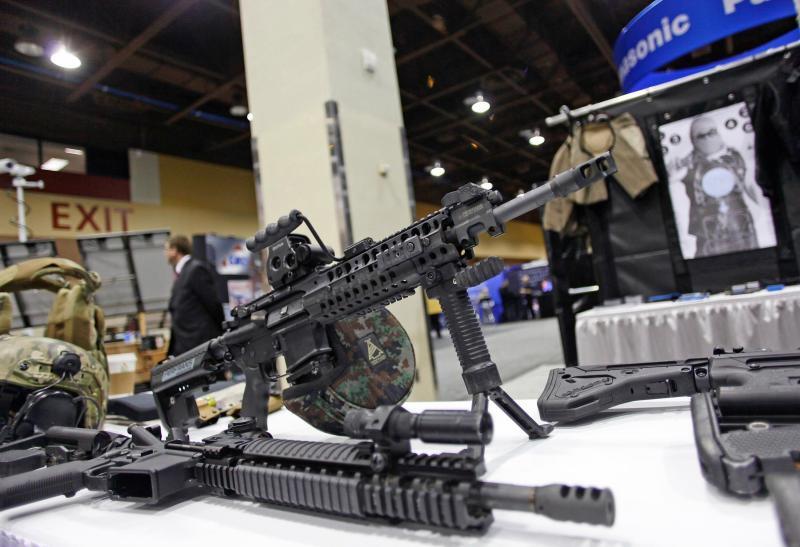 武器の展示会に飾られたAR-15(2013.3.12)。