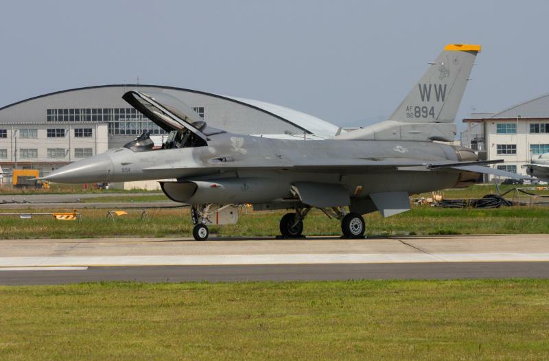 【資料】在日米軍岩国基地所属のF-16ファイティング・ファルコン（2012）