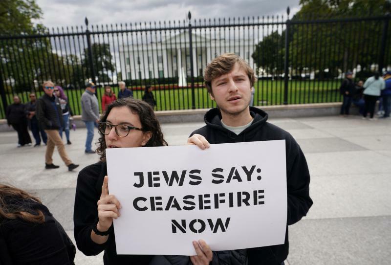 ホワイトハウス前で戦争反対を求めるユダヤ人（2023.10.16）。欧米ではユダヤ人の間でもイスラエルの占領政策をめぐる評価が分かれている。