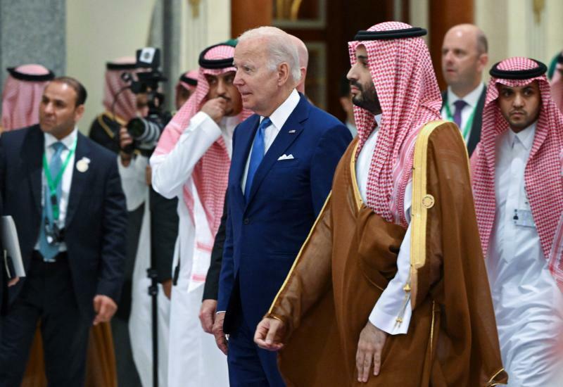 サウジアラビアを訪問し、実質的な最高権力者ムハンマド・ビン・サルマン皇太子と会見するバイデン大統領（2022.7.16）。バイデンはアラブ諸国とイスラエルの関係改善をテコ入れしてきた。