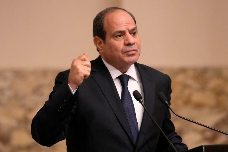 エジプトのシシ大統領（2023.10.25）。クーデタで実権を握ったシシは治安回復などに一定の成果をあげたが、インフレなどもあって支持者からも批判が表面化している。