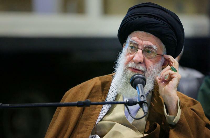 イランの最高指導者アリー・ハメネイ師（2023.11.19）。イランはシーア派で共通するフーシを支援しているとみられているが、公式には否定し続けている。