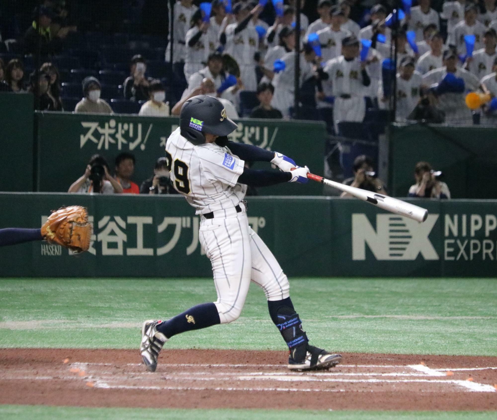 復調した神戸弘陵1番・田垣朔來羽さんは、決勝戦で左中間、右中間に1本ずつ二塁打を放った