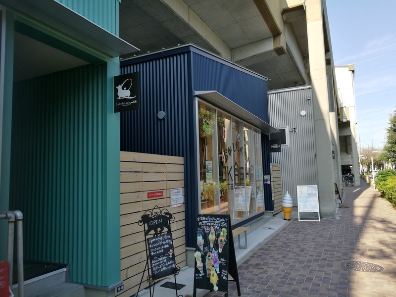 「SAKUMACHI 商店街」店舗デザインは、地元名古屋のデザイン会社「エイトデザイン」が担当している（撮影筆者）