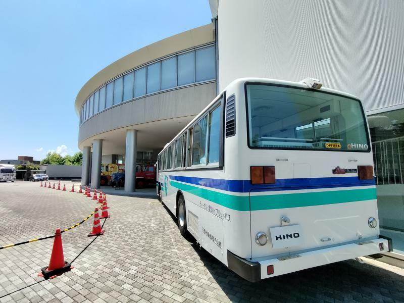 日本で初のハイブリッド・バス（画像・筆者撮影）