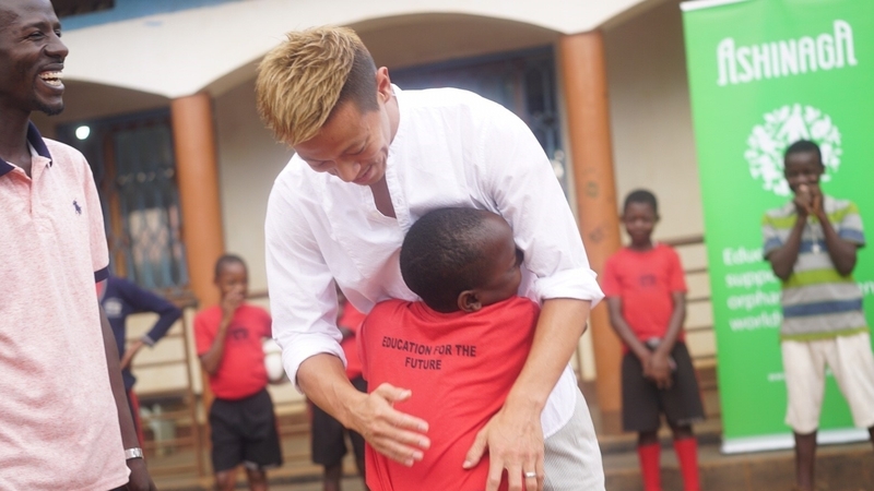 本田圭佑が支援 スポーツ成長の鍵を握る スポーツトークン プロジェクト がウガンダから始まる 上野直彦 個人 Yahoo ニュース 本田圭佑が支援 スポーツ成長の鍵を握る スポーツトークン プロジェクト がウガンダから始まる 上野直彦 個人 Yahoo ニュース