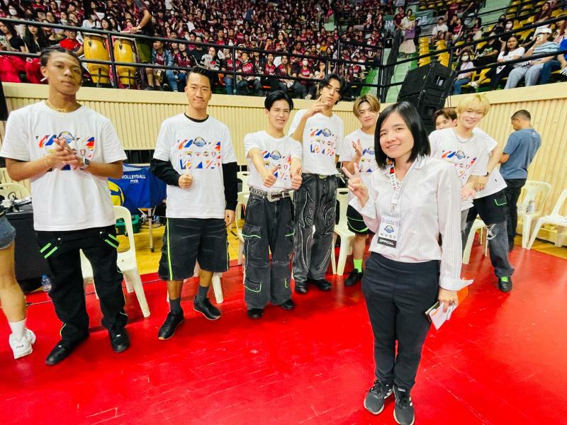 応援サポーターであるLDH所属PSYCHIC FEVERも大会を盛り上げた。大会をサポートした通訳のYUKOさんはタイ人と日本人のmixである。こういったバレーボール「仲間」が今大会を支えた。