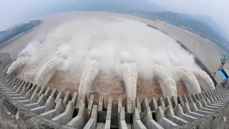 中国「三峡ダムの３倍」世界最大ダム計画に立ちはだかる怖いシナリオ 
