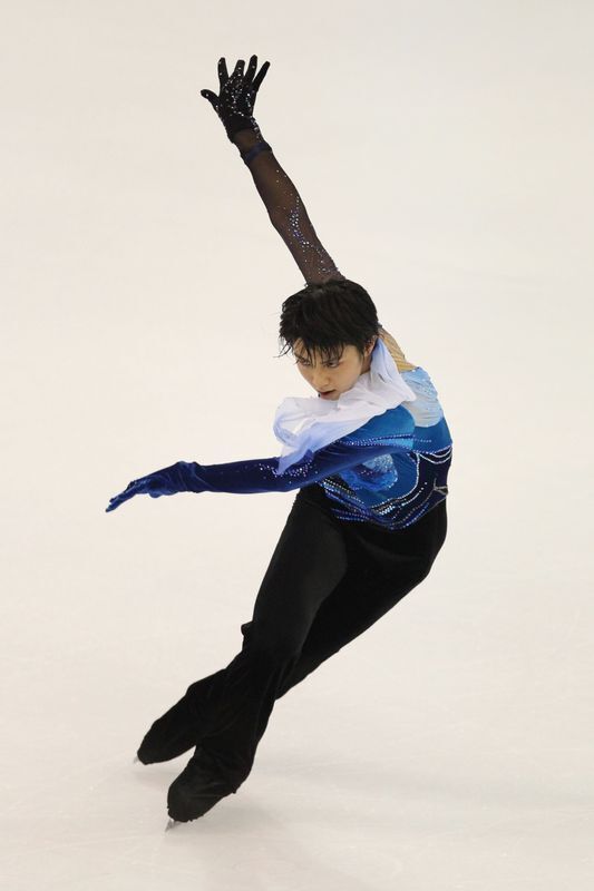 八戸公演では2011ー12シーズンの「悲愴」を追加で披露。「海や波を表現しながら鎮魂の意味をこめて滑らせていただいた」