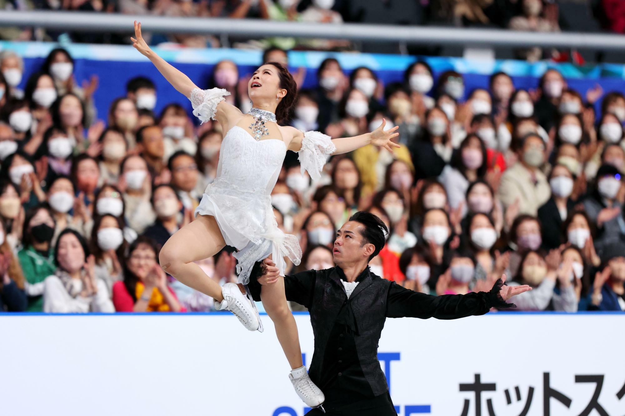 2023年国別対抗戦で現役最後の演技をする村元＆高橋組