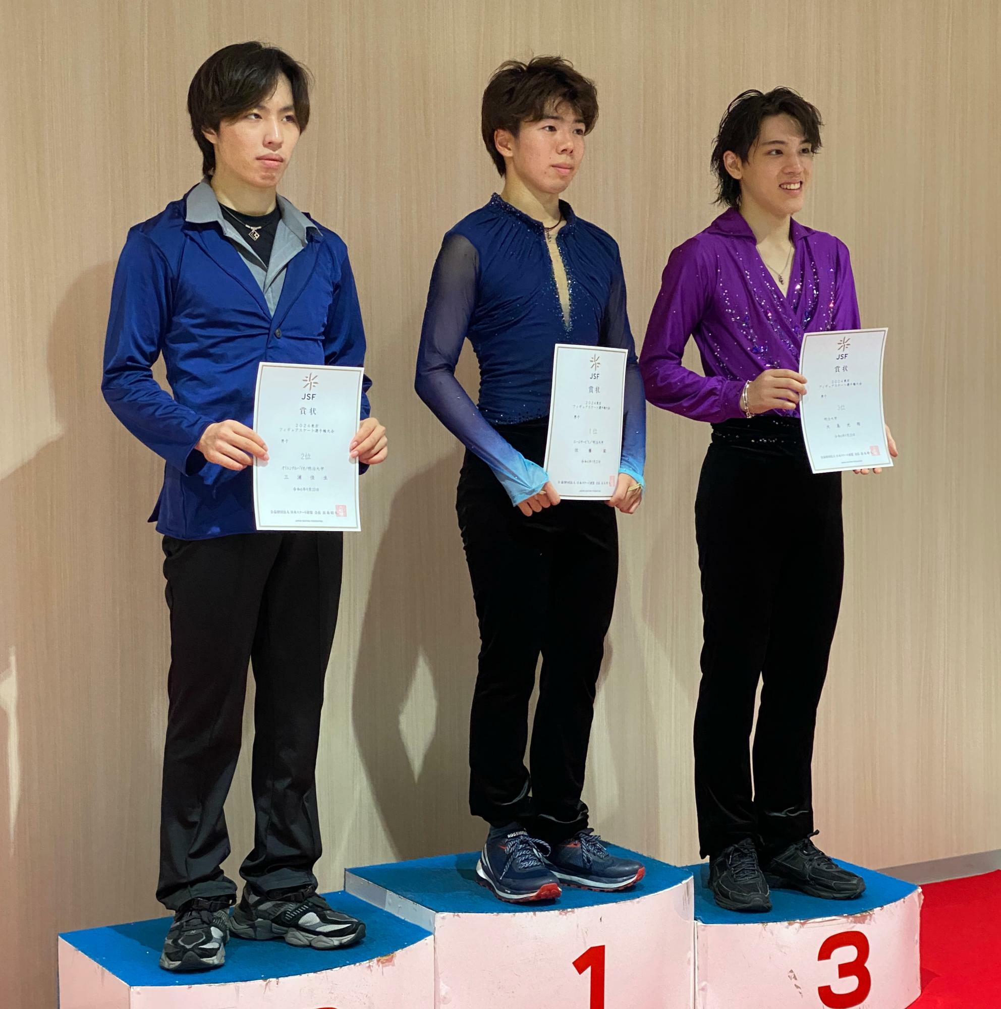 初優勝した佐藤選手（中央）　(c) Yoshie Noguchi