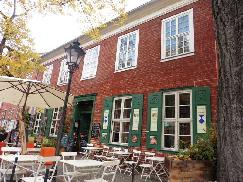 オランダ地区ではレストランやお土産店が軒を連ねている　(c)norikospitznagel