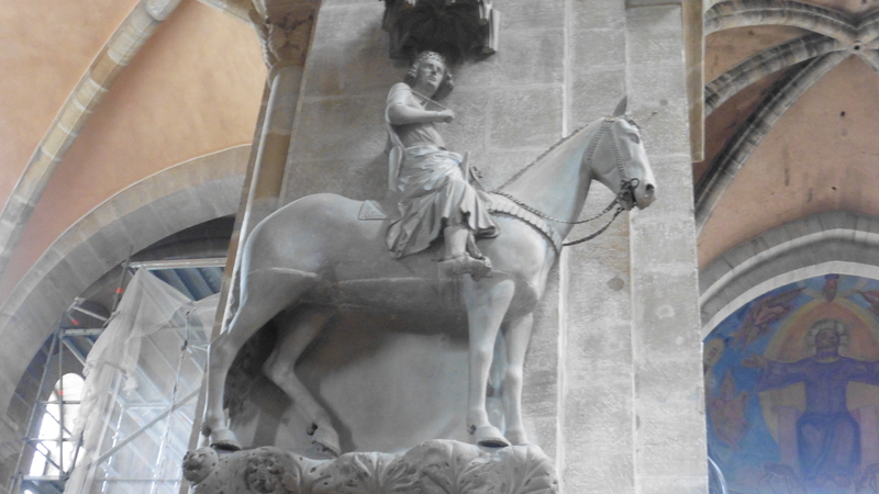 バンベルク大聖堂内の「バンベルクの騎士」は必見スポット・筆者撮影