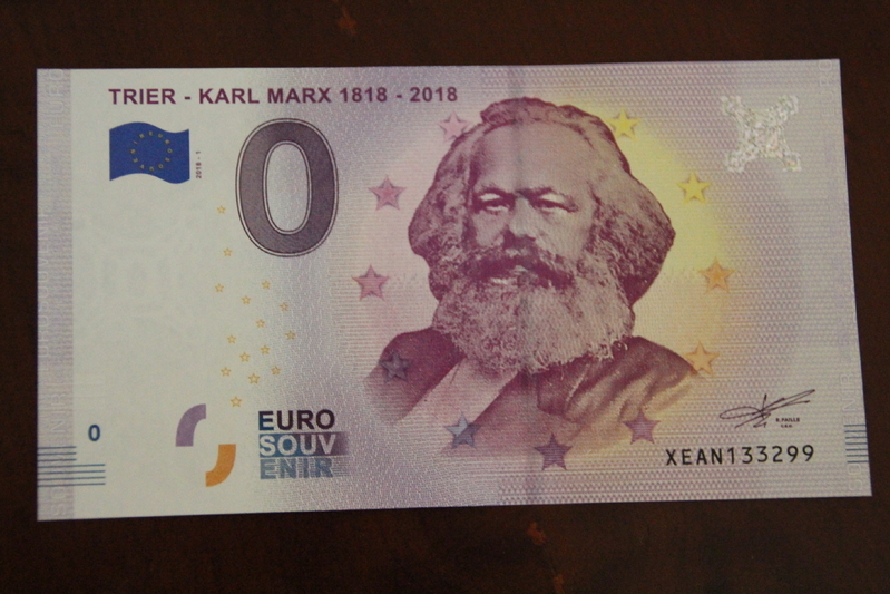 生誕200周年を記念して発行されたマルクス紙幣はあっという間に完売した・20ユーロ紙幣よりほんの少しだけ大きい（ｃ）norikospitznagel