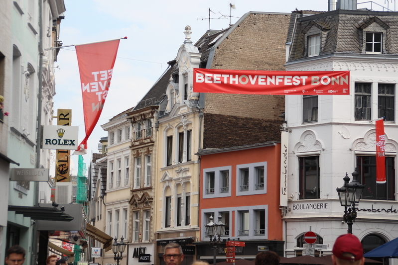訪問した９月はベートーヴェン音楽祭開催中で市内も賑わっていた（ｃ）norikospitznagel