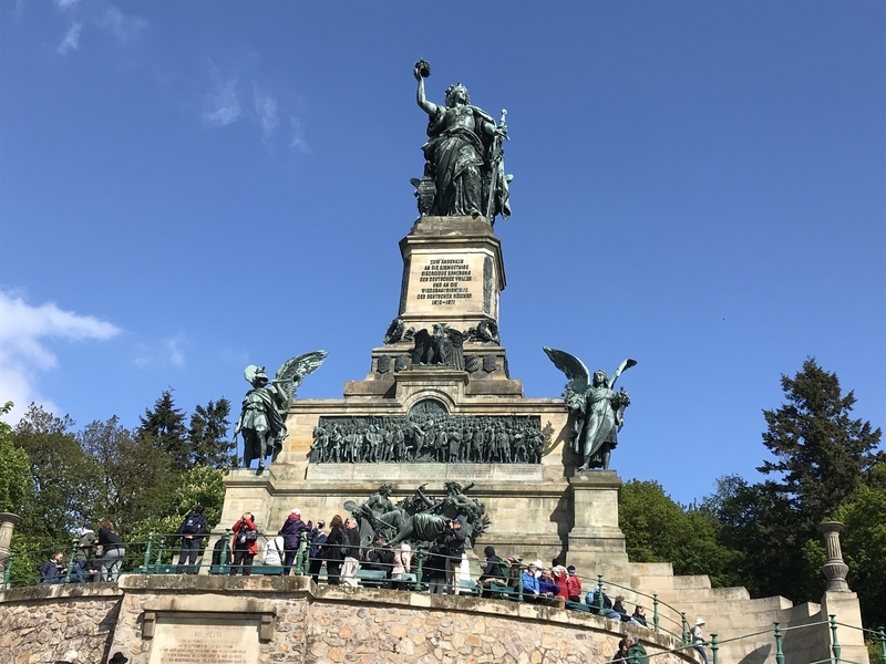 ドイツ帝国発足を記念して建てられた「ニーダーヴァルト記念碑」(c)norikospitznagel