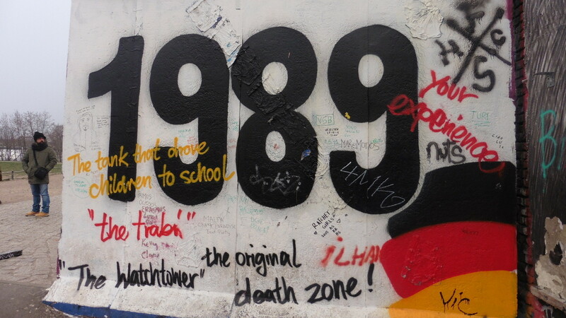 新品 ベルリンの壁 本物 証明ハンコ付き 1989年 東西ドイツ統一 