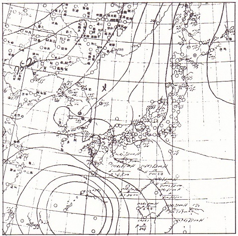 図２　米軍の飛行機観測結果がプロットされている天気図（昭和20年8月1日）