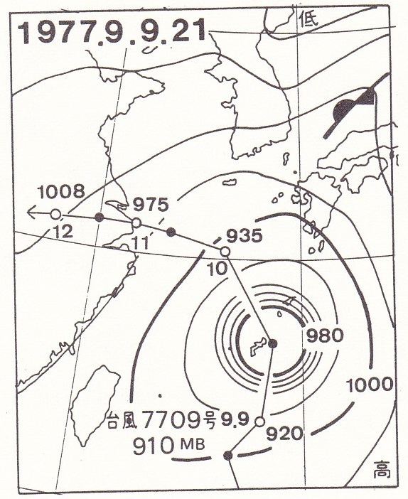 図２　昭和52年9月9日21時の地上天気図と台風9号の経路