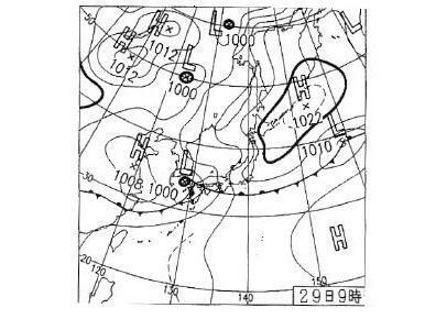 図　地上天気図（1999年6月29日9時、気象庁HPより）