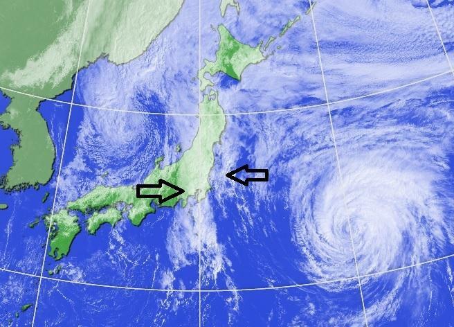 図４　日本海の低気圧からの気流と三陸沖の台風17号の気流がぶつかってできた南北に伸びる雲（9月9日9時、ウェザーマップによる）