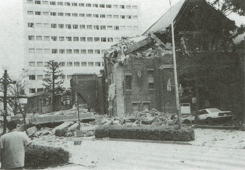 図2　地震後の栄光教会